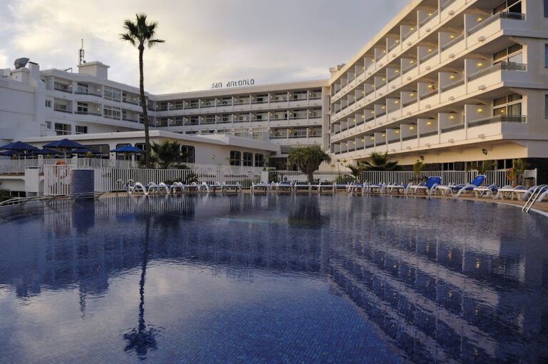 4 STAR VIK Hotel San Antonio, Los Pocillos, Puerto Del Carmen